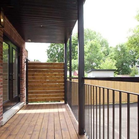 Modern Apartment Close To The Beach With Parking トロント エクステリア 写真